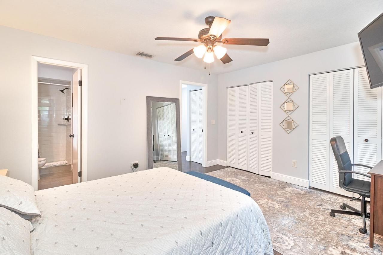 South Tampa Retreat Fenced Yard, Top Location! Exterior photo