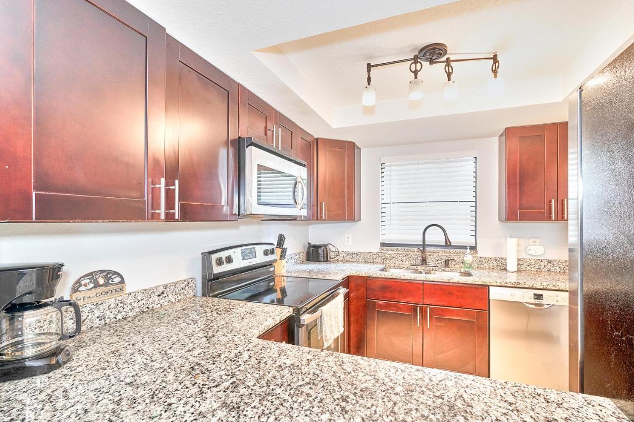 South Tampa Retreat Fenced Yard, Top Location! Exterior photo