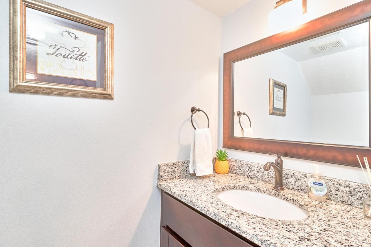 South Tampa Retreat Fenced Yard, Top Location! Exterior photo