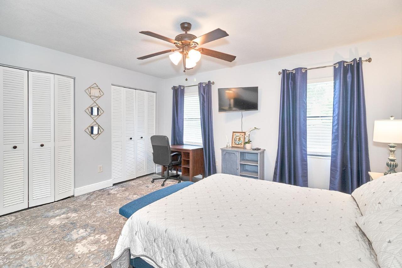 South Tampa Retreat Fenced Yard, Top Location! Exterior photo
