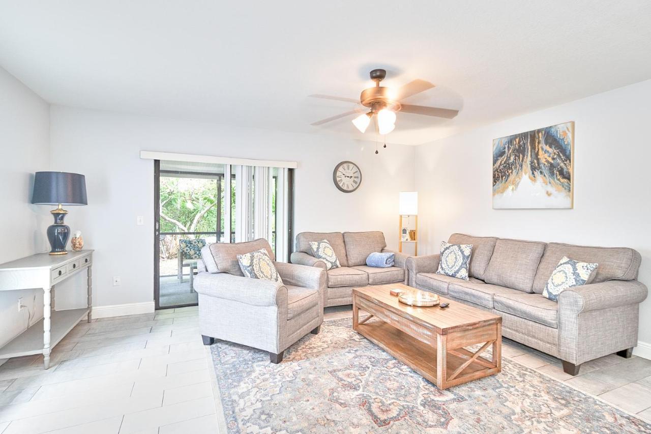South Tampa Retreat Fenced Yard, Top Location! Exterior photo